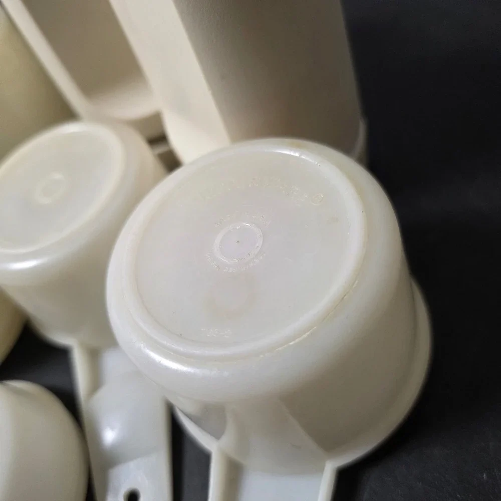 Tupperware Measuring Cups Shakers Set Vintage 7pc Almond Cream Fair Baking Tools